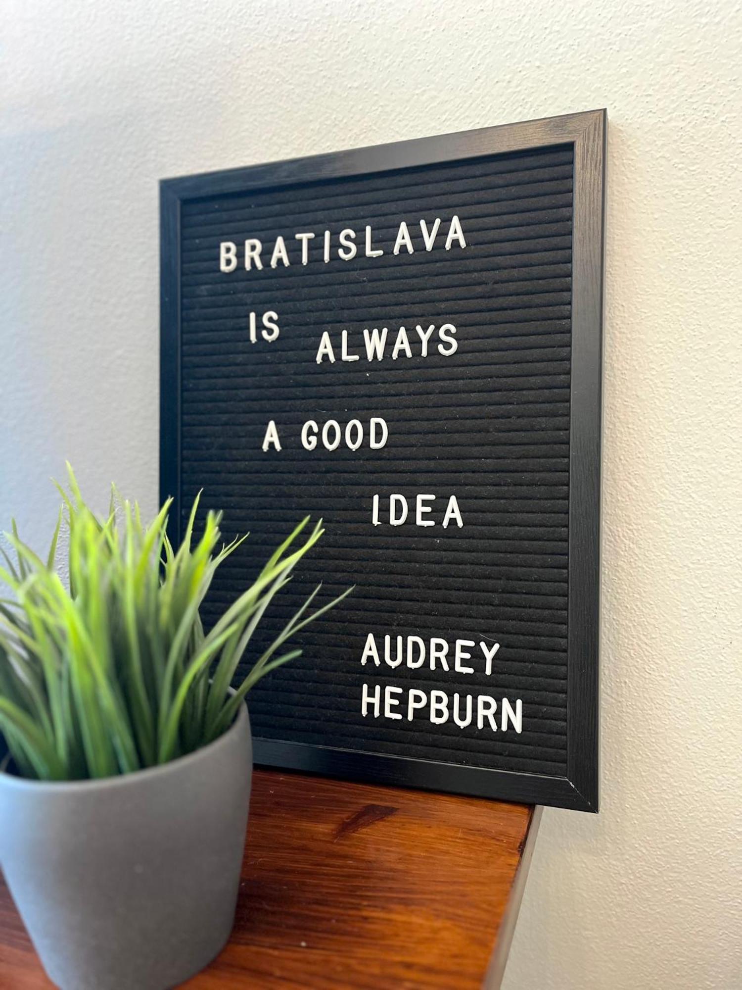 Audrey Hepburn Apartment Old Town Air Conditioned Bratislava Eksteriør billede