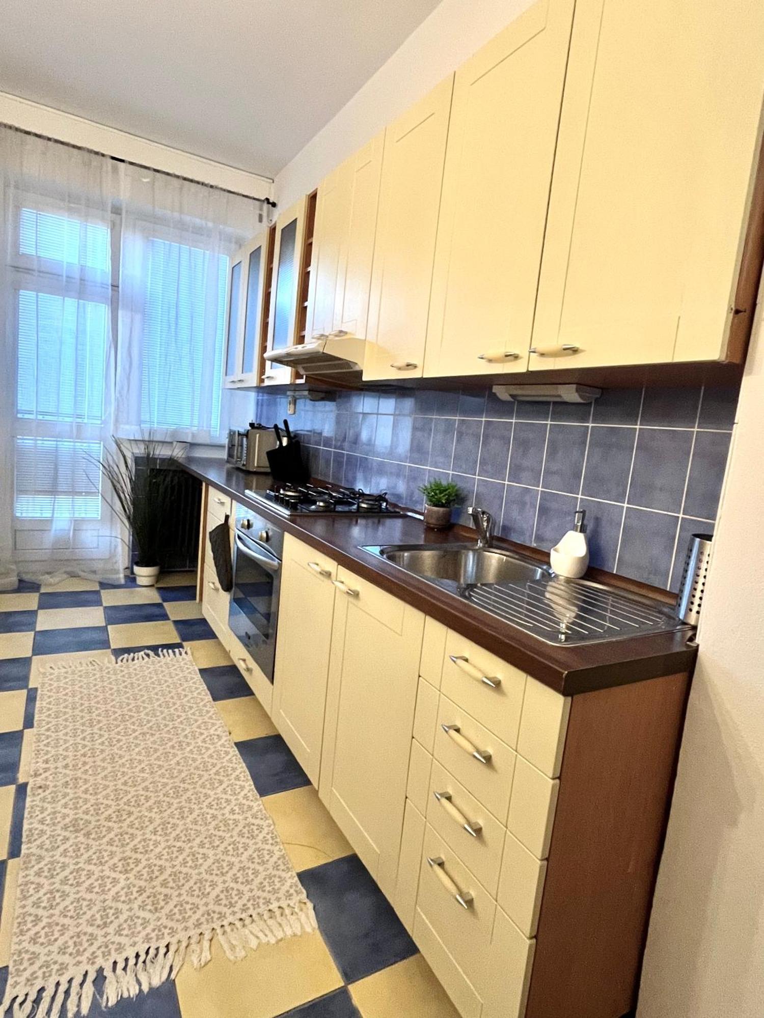 Audrey Hepburn Apartment Old Town Air Conditioned Bratislava Eksteriør billede