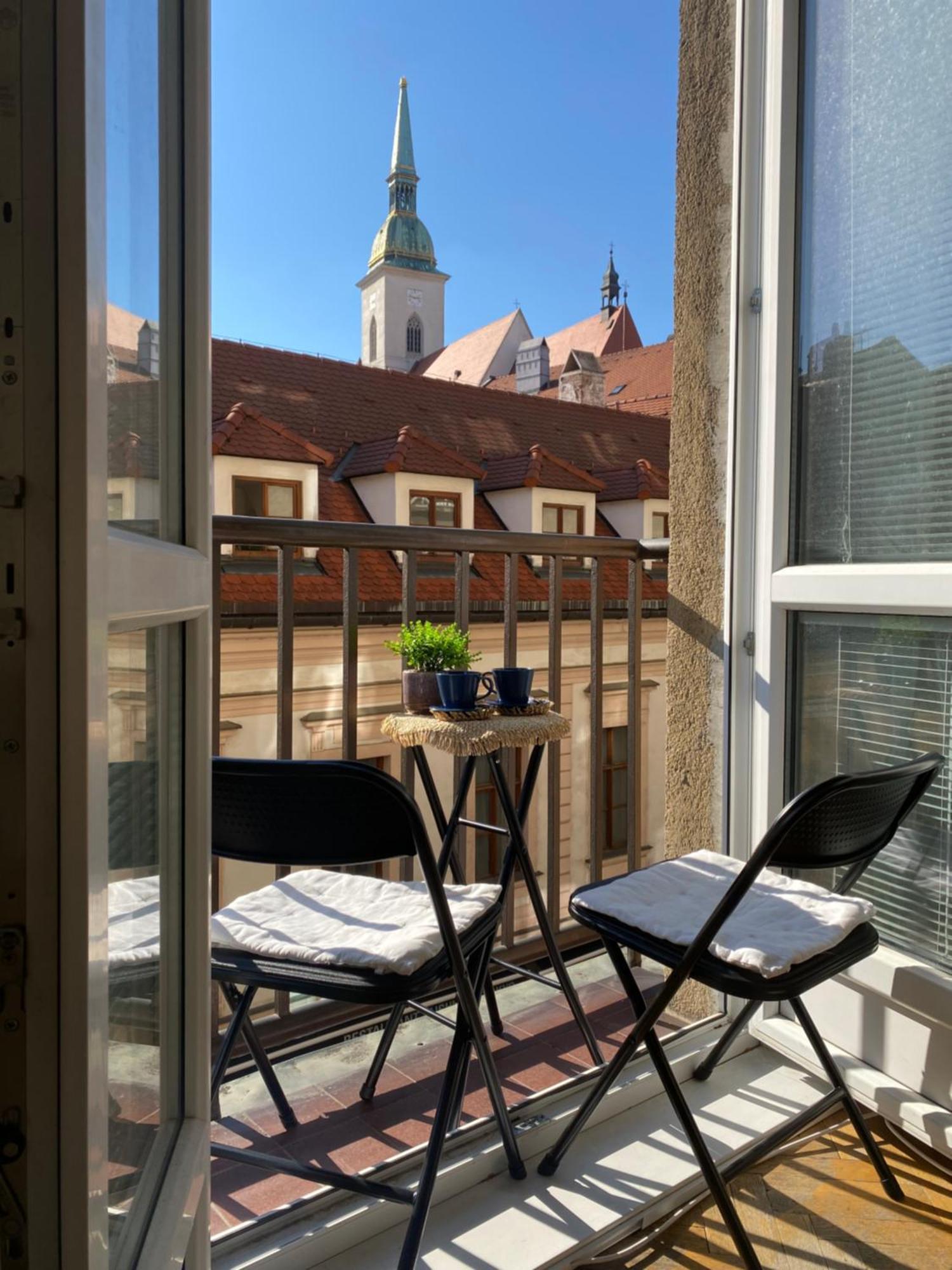 Audrey Hepburn Apartment Old Town Air Conditioned Bratislava Eksteriør billede