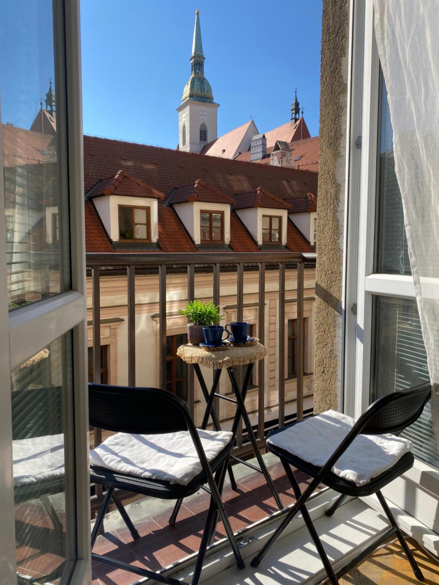 Audrey Hepburn Apartment Old Town Air Conditioned Bratislava Eksteriør billede